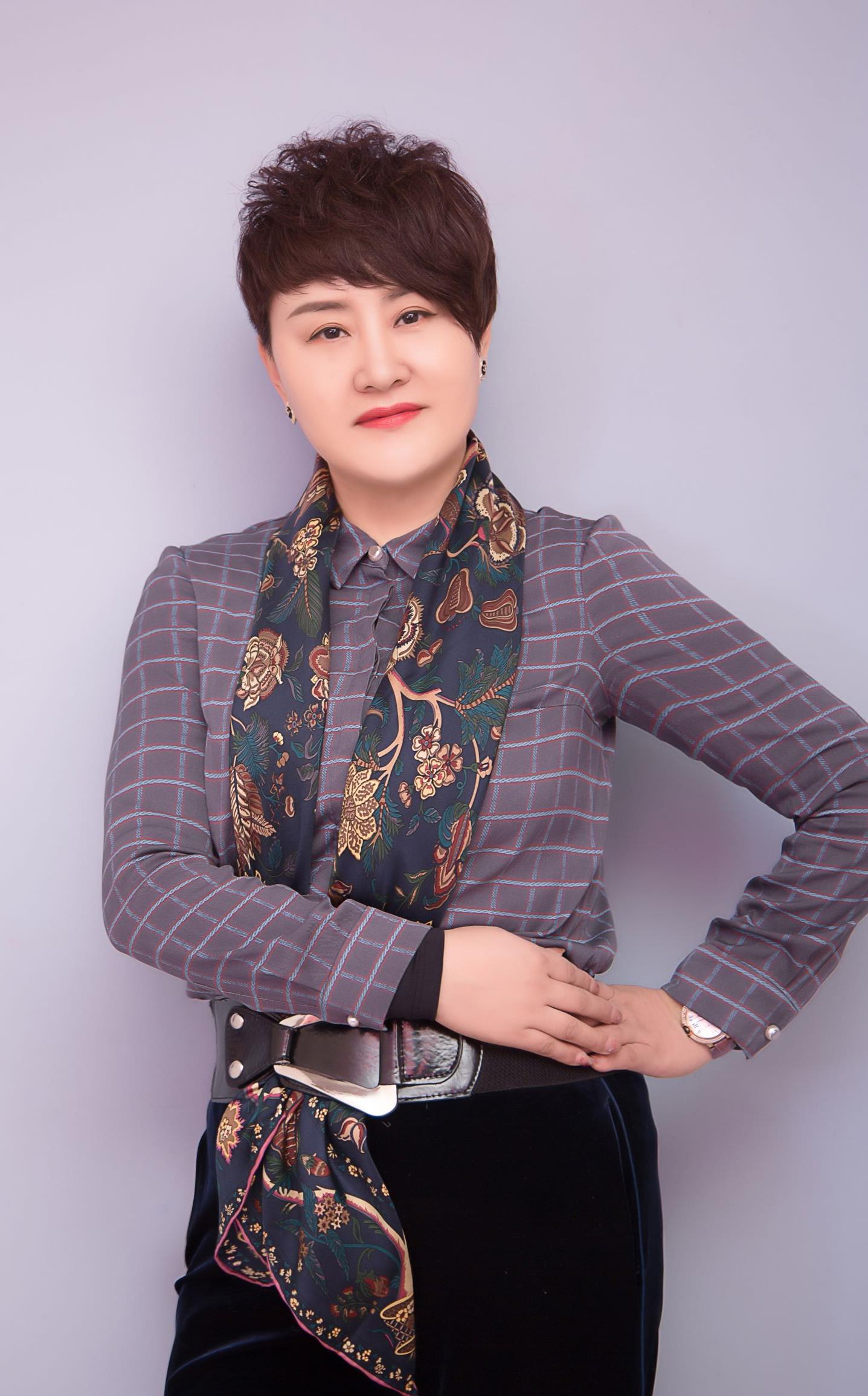 李宏芳
