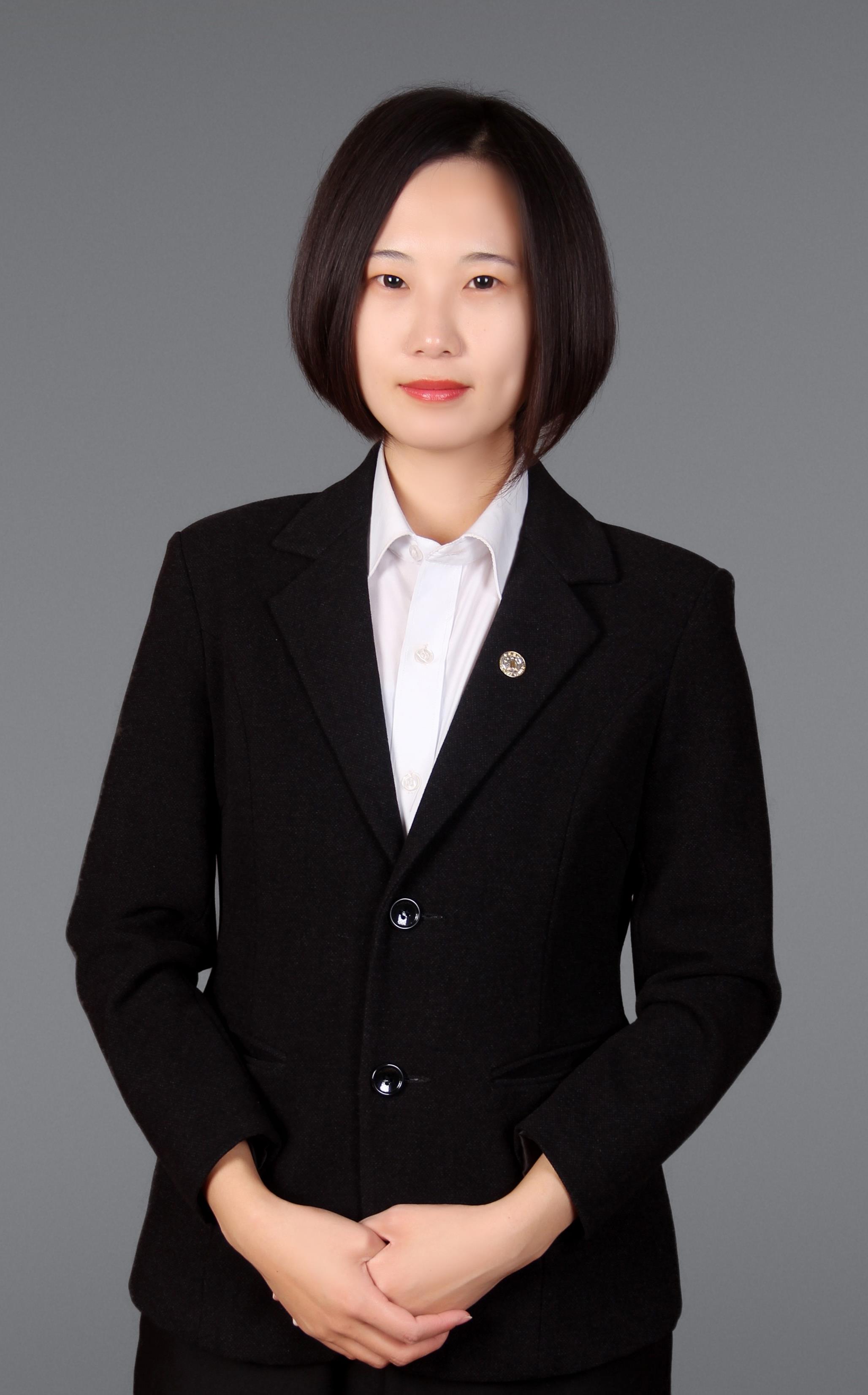 李芳