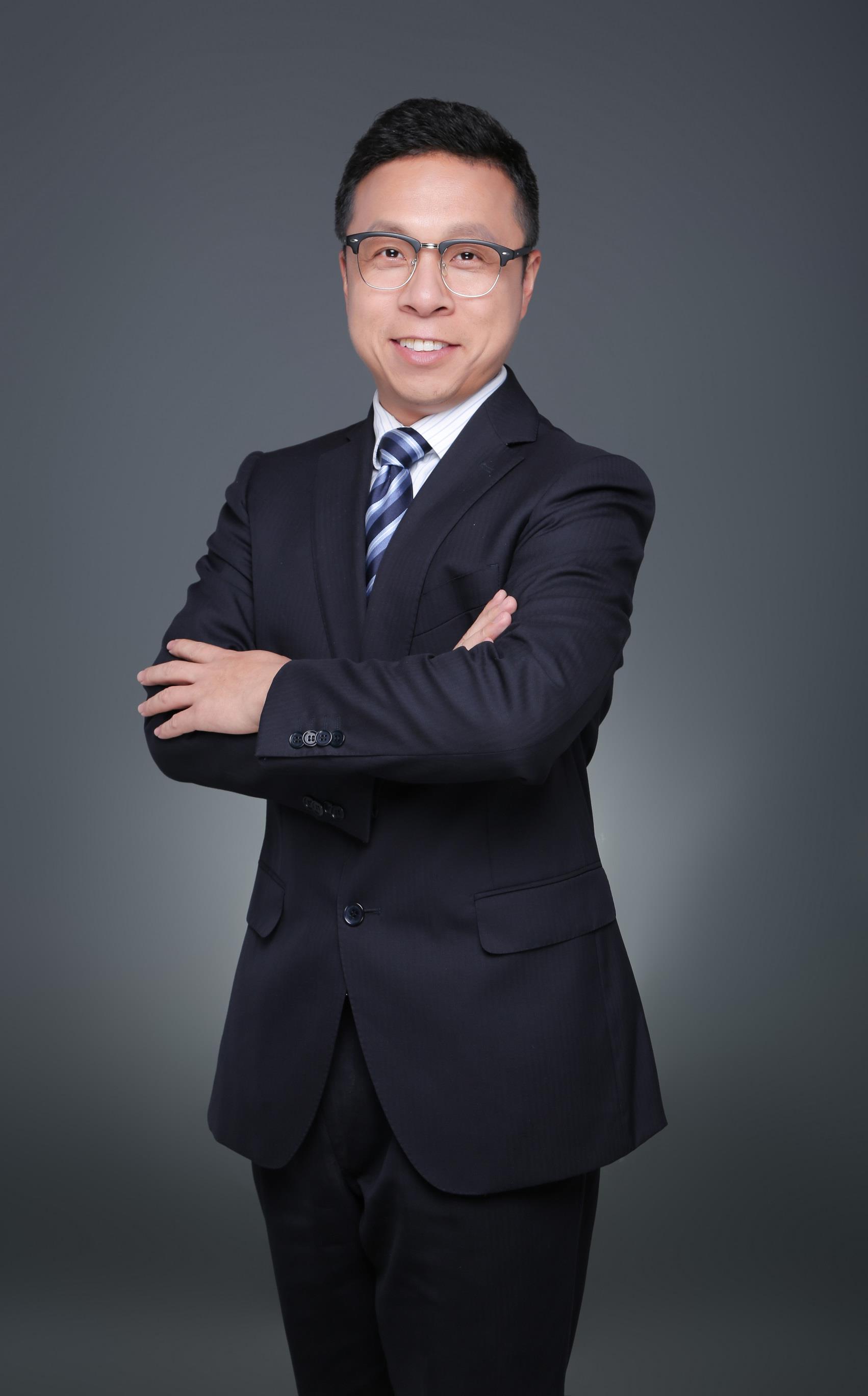 杨育文