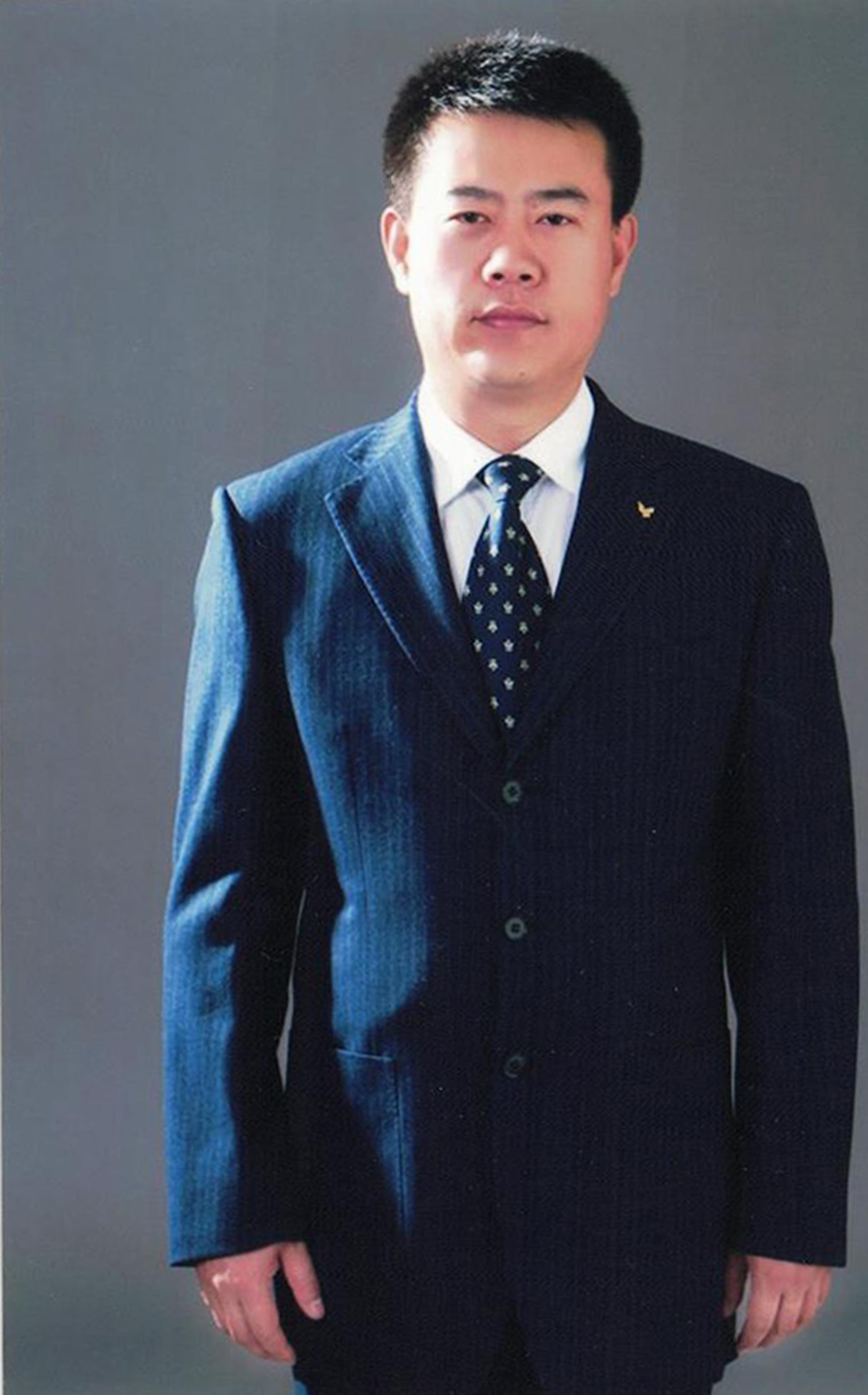 吴英伟