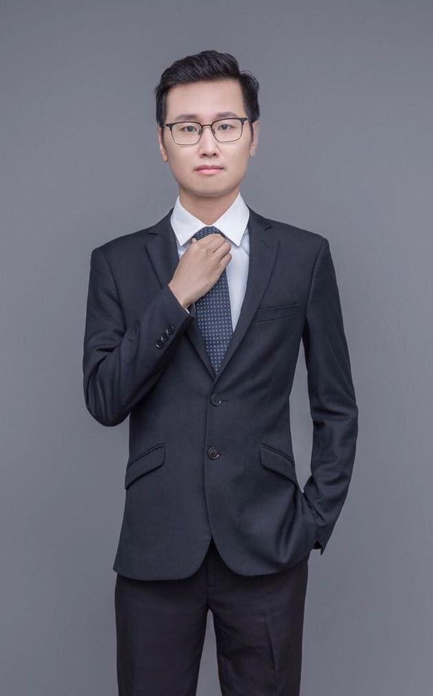 何家明