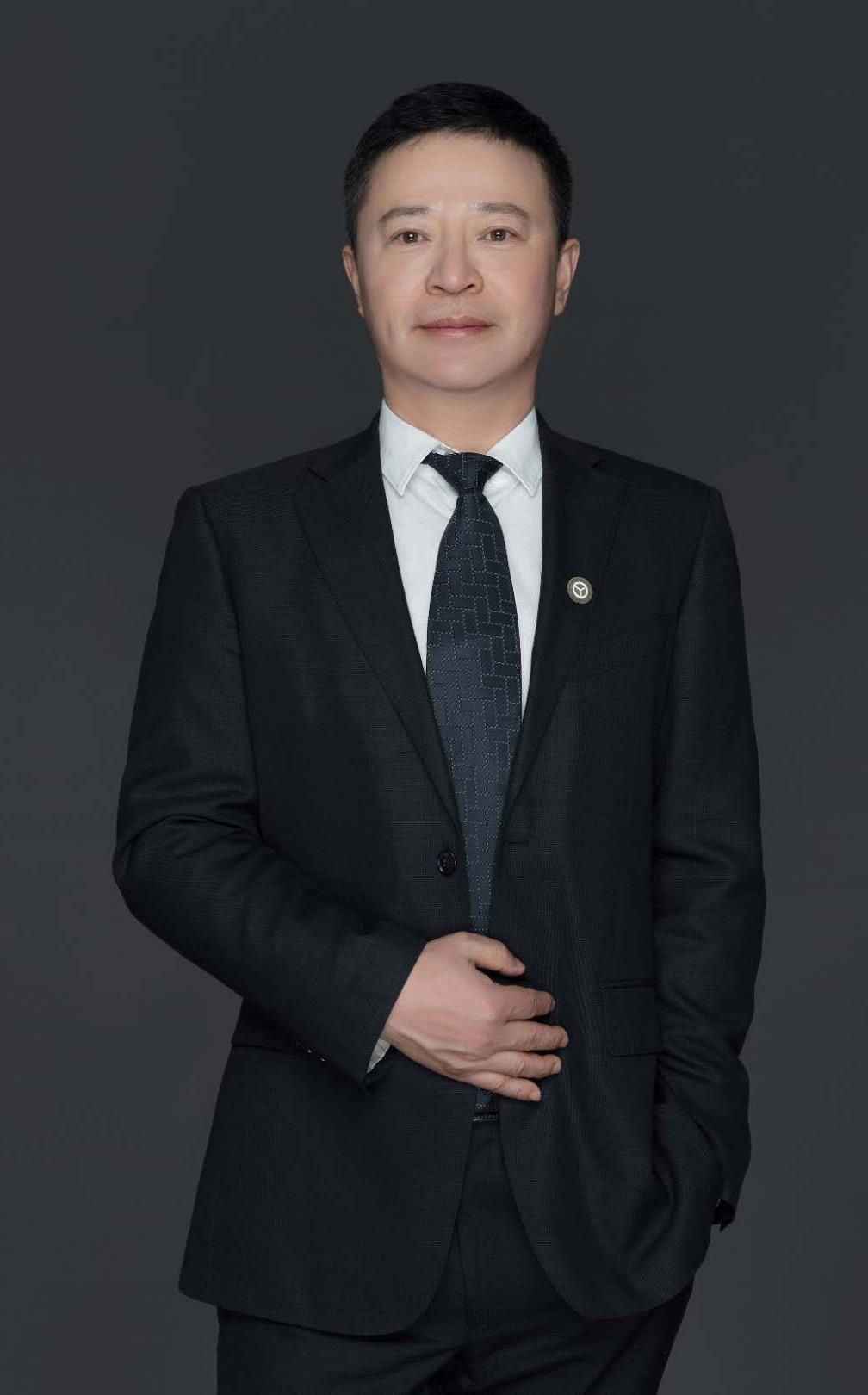 黄建新