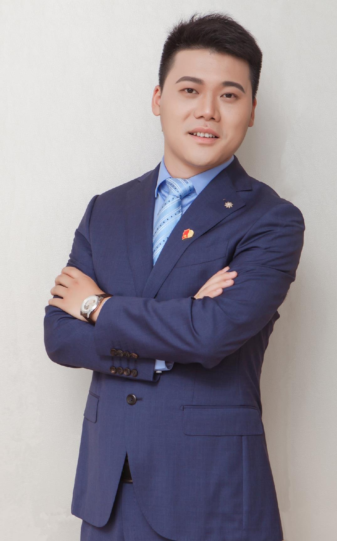 杨波