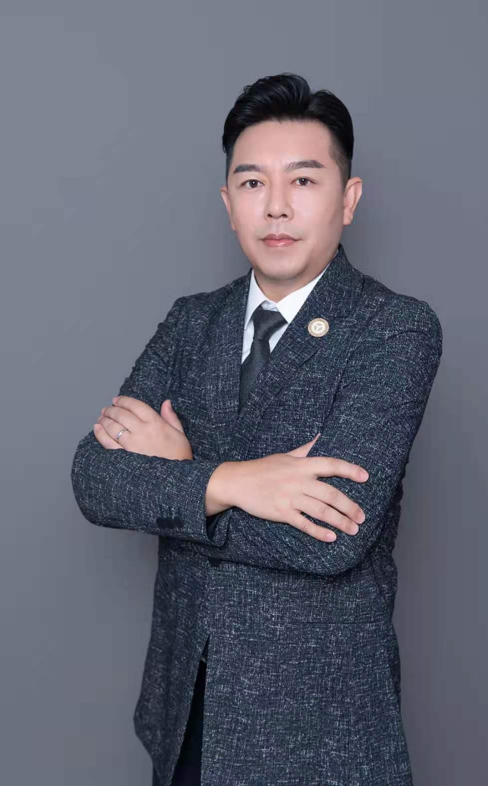 罗群