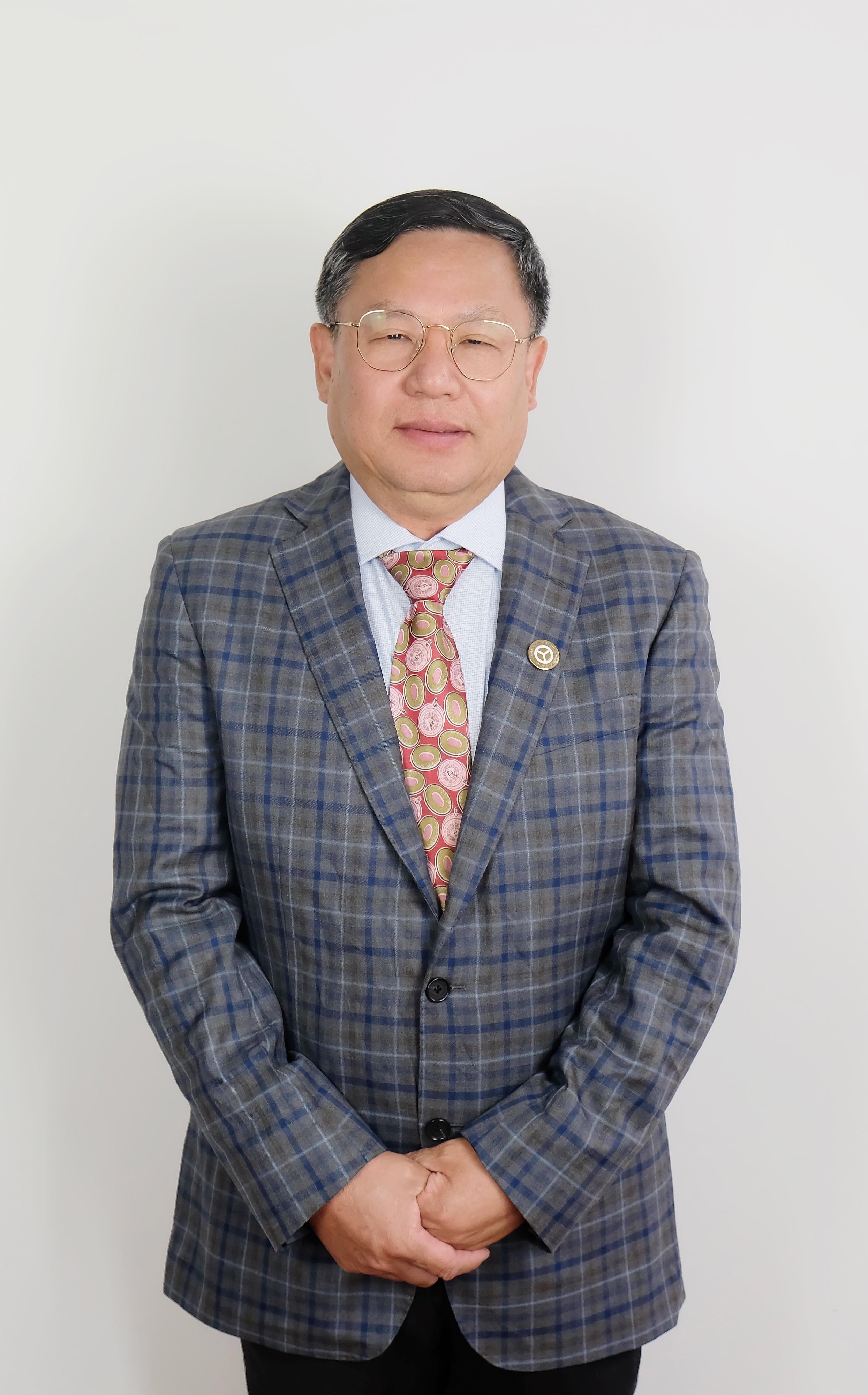 黄红华