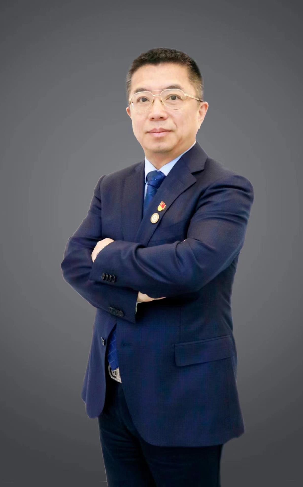 王立群
