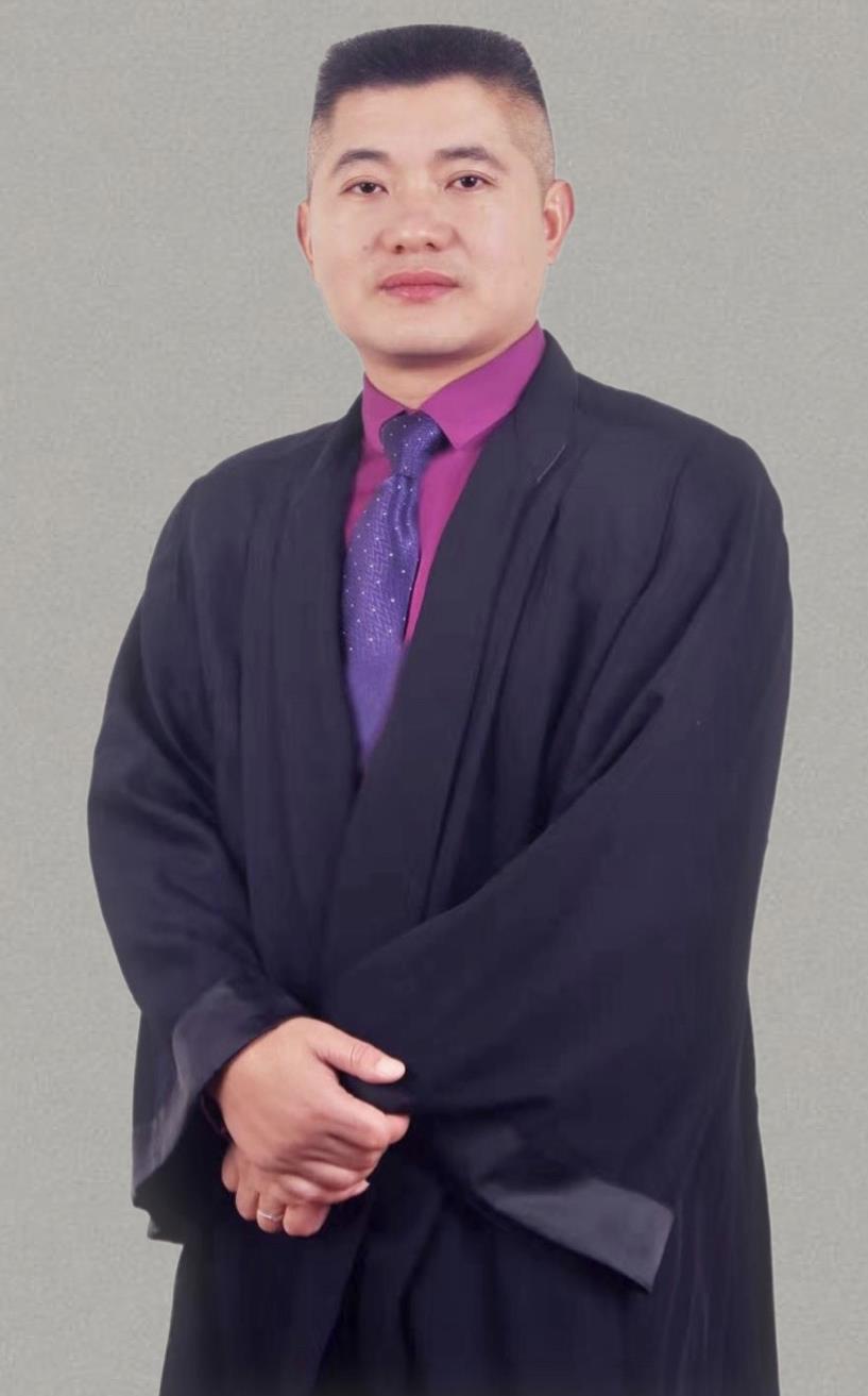雷启如