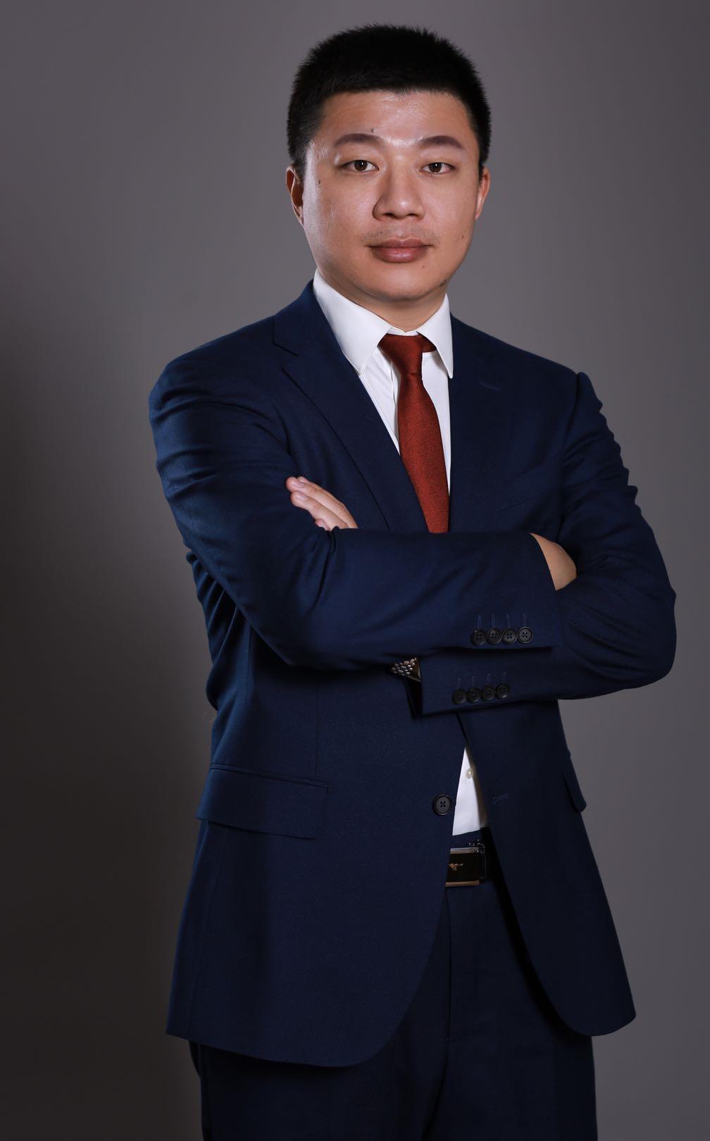 李伟