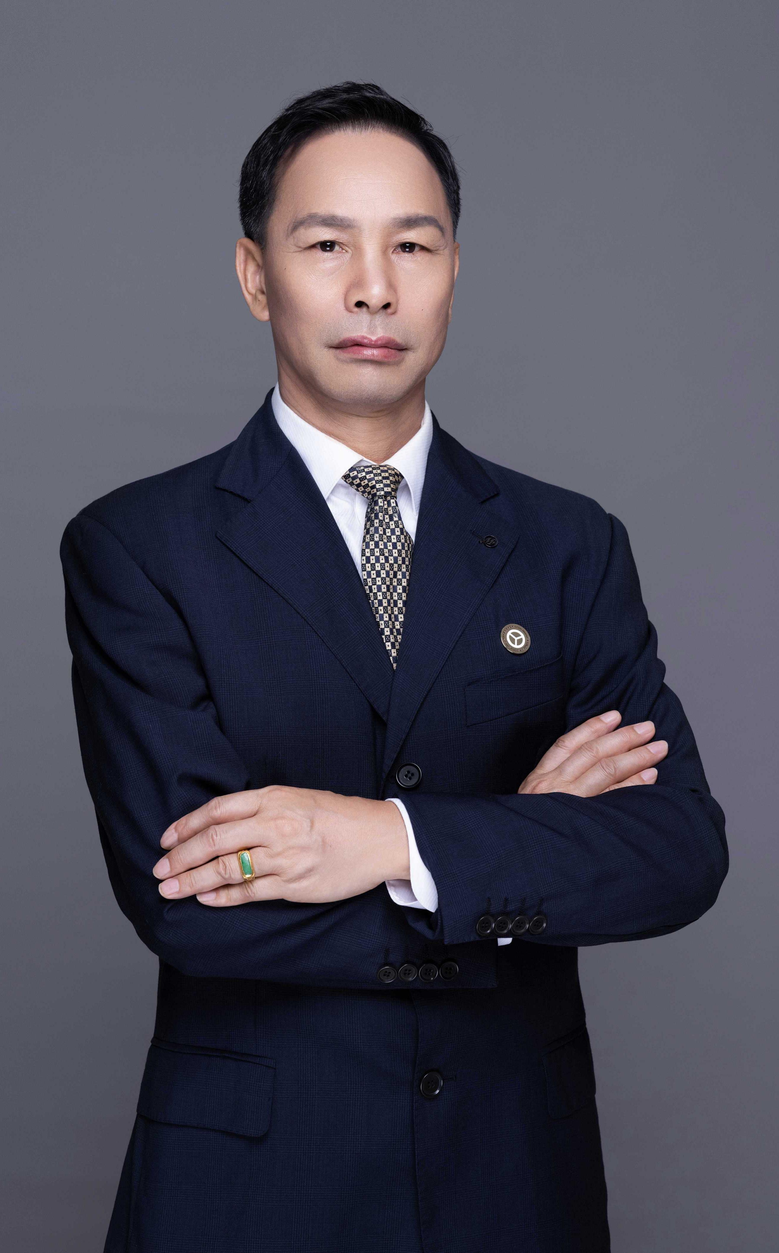 何锐和