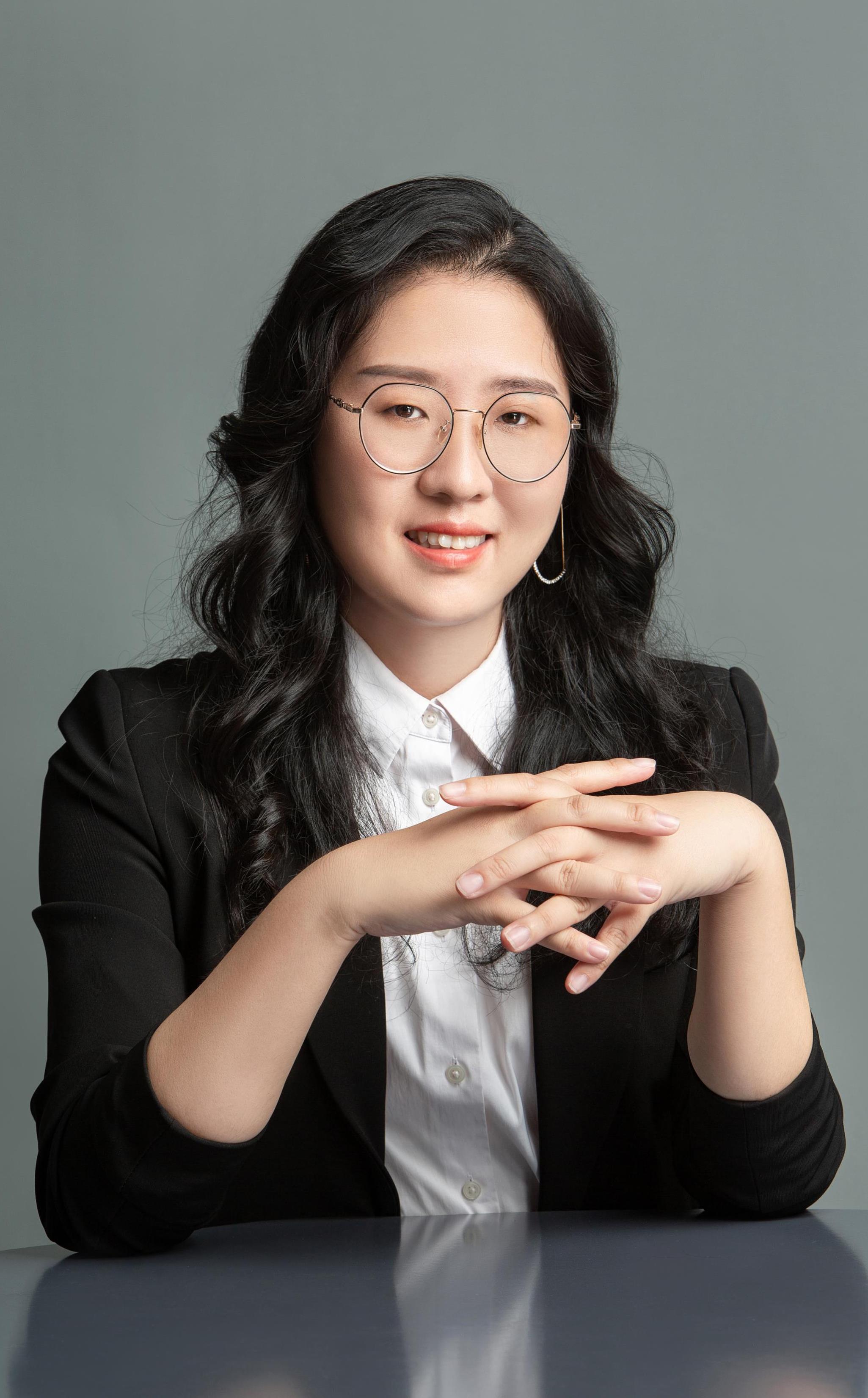 傅彩虹凌