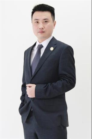 黄铖