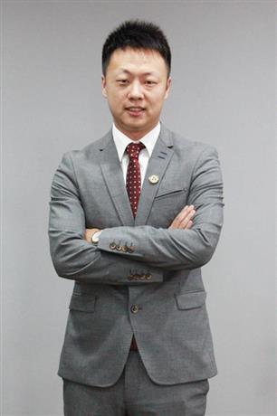 张凡